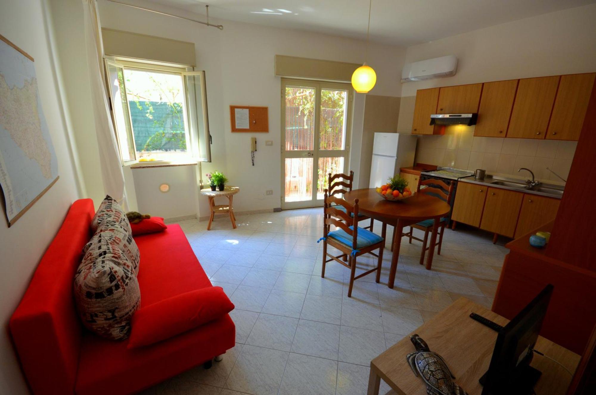 Naxos Sea Holiday Apartments Giardini Naxos Esterno foto